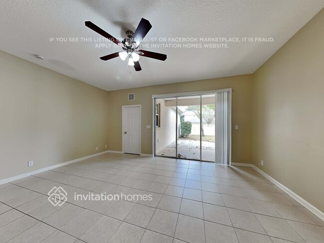 Foto del edificio - 110 E Lake Victoria Cir