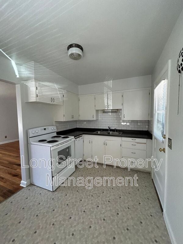 Foto del edificio - 7104 N Interstate Ave