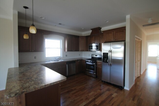 Building Photo - 428 Niles St