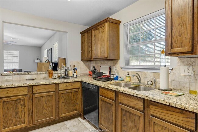 Foto del edificio - 807 Pasler St