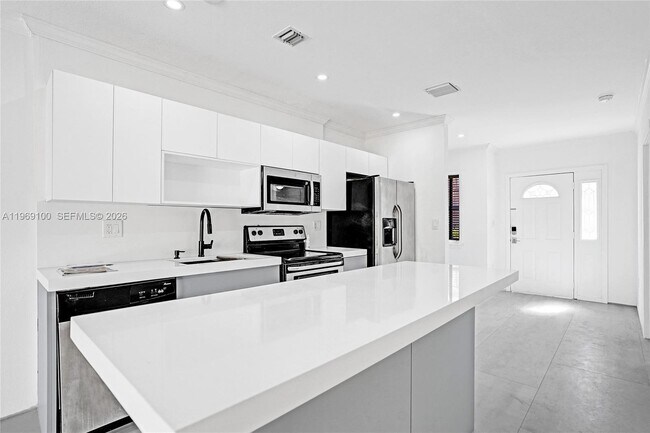 Building Photo - 7783 SW 94th Ln