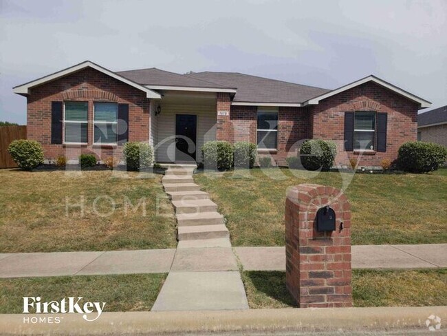 Building Photo - 1610 Cliffbrook Dr