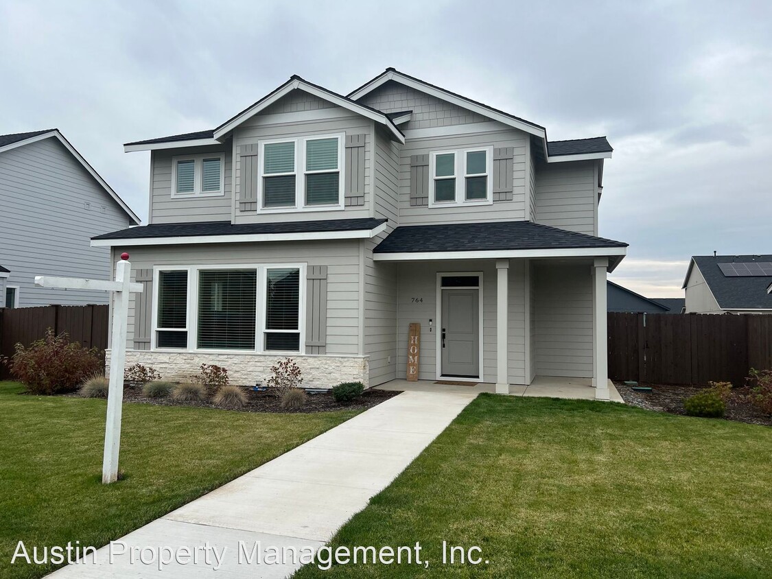 Primary Photo - 4 br, 2.5 bath House - 764 NW 27th Street