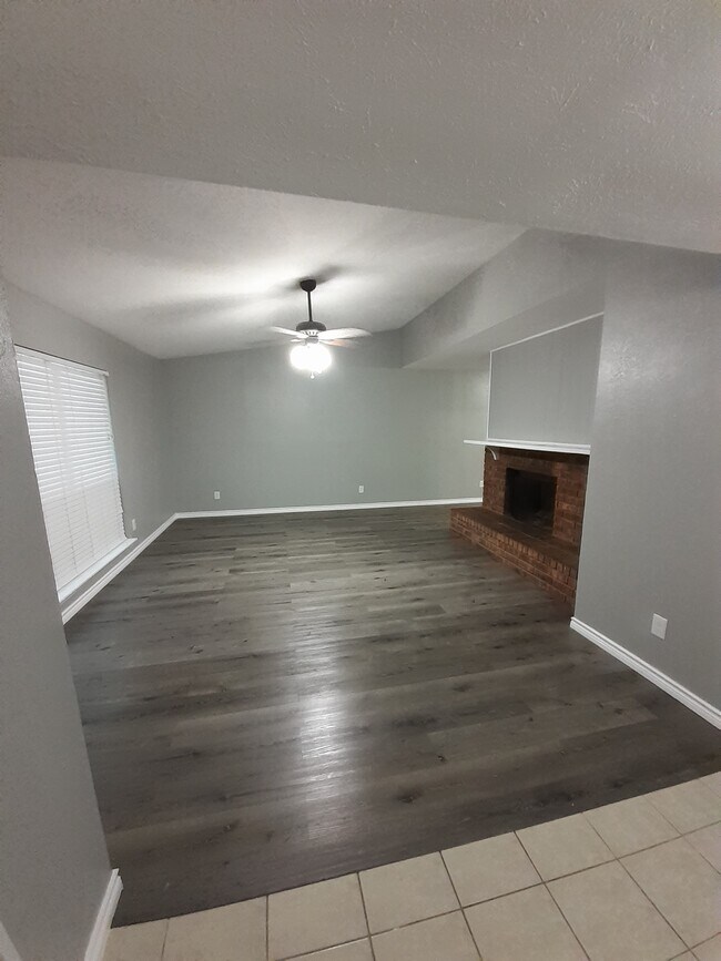 Building Photo - 9022 Millwood Dr