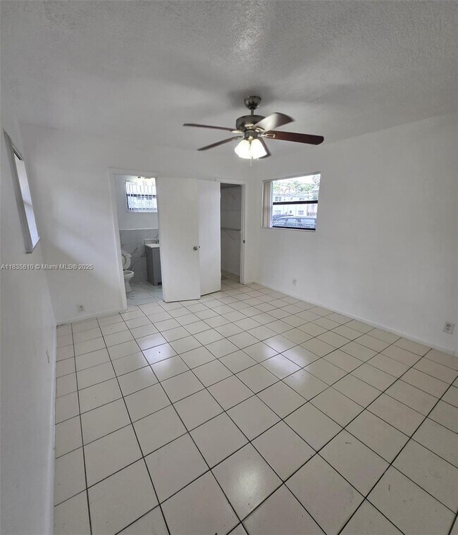 Foto del edificio - 1905 SW 11th St