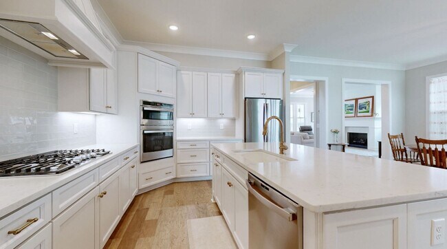 Building Photo - Durham Farms of Hendersonville!