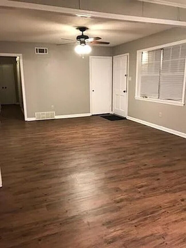 Foto del edificio - Charming 3BR Home in Colonial Hills – Quiet Southaven Neighborhood |Move In Ready