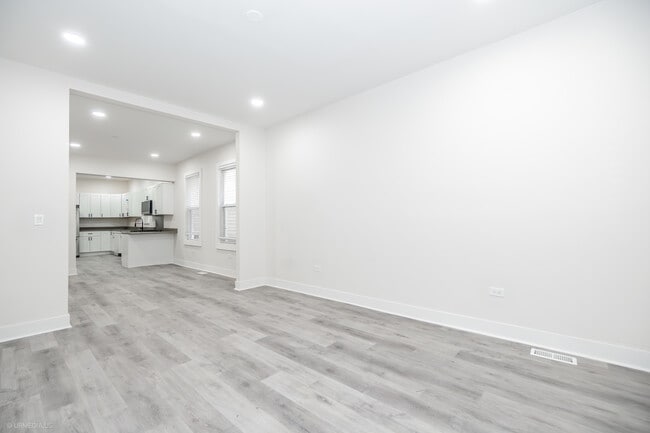 Building Photo - 2113 N Bingham St