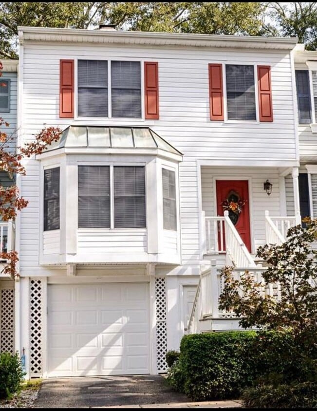 Primary Photo - 270 Hillcrest Rd