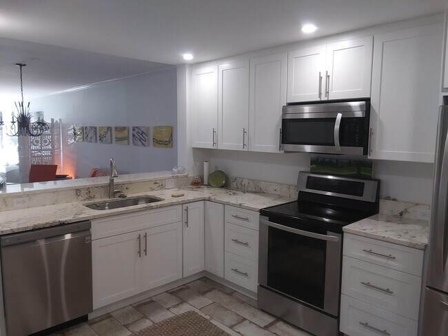 Building Photo - 1036 US-1