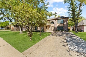 Building Photo - 4826 Brooklawn Dr