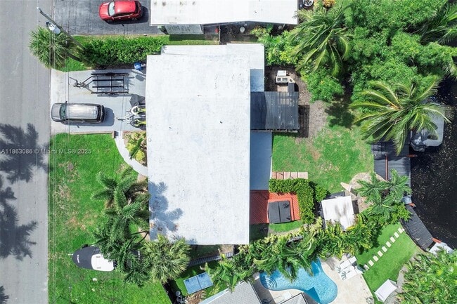 2413 Nassau Ln