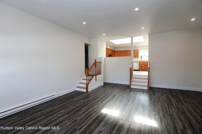 Foto del edificio - 14311 US-9W