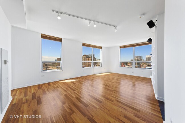 Foto del edificio - 330 W Grand Ave