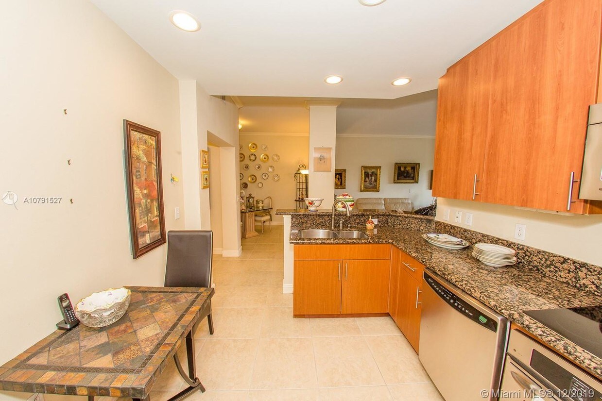 16102 Emerald Estates Dr Unit 337, Weston, FL 33331 Condo for Rent in