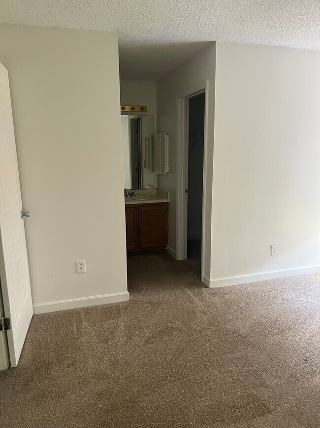 Foto del edificio - McIver Square Apartments: $500 OFF