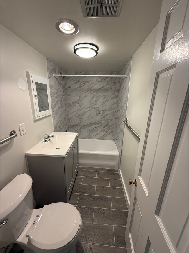 Foto del edificio - 115 S Patrick St