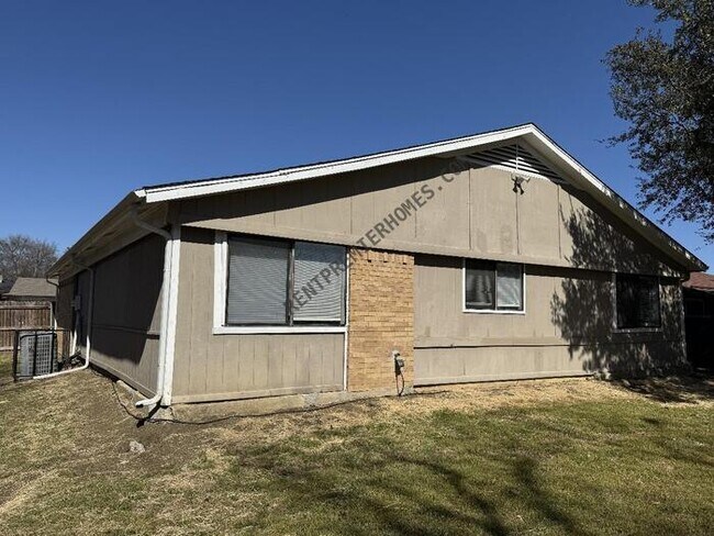 Foto del edificio - 1200 Green Hill Dr