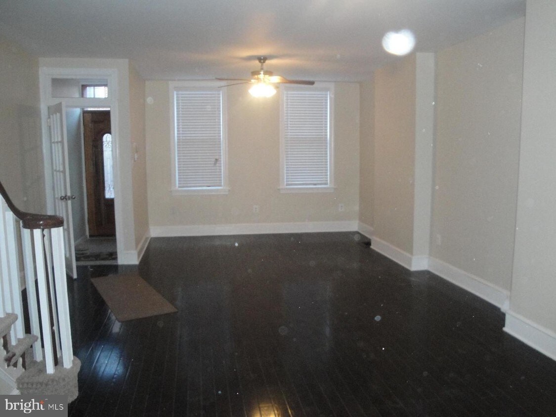 Primary Photo - 1320 Ellsworth St
