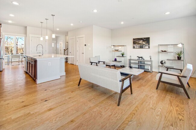 Foto del edificio - 1407 Beaver Heights Ln