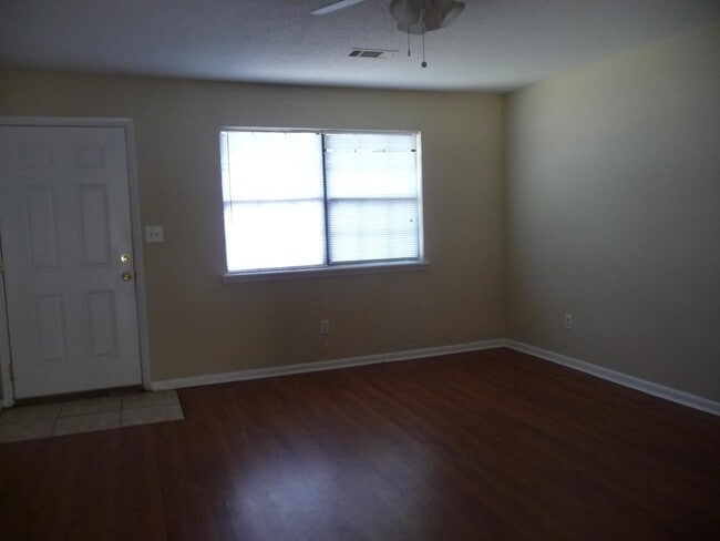 Building Photo - 620 Gawin Dr