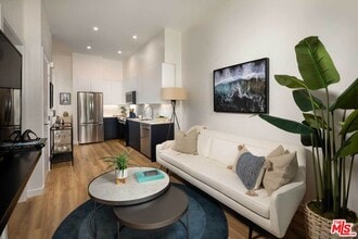 Building Photo - 3223 Wilshire Blvd