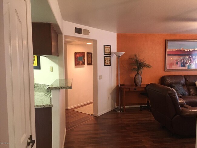 Foto del edificio - 5751 N Kolb Rd