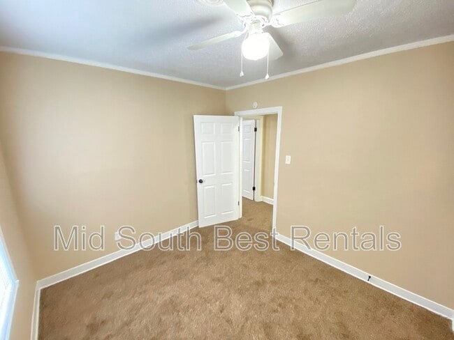 Building Photo - 2825 Baskin St