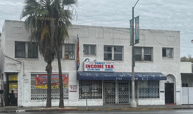 Foto del edificio - 2704 S Vermont Ave
