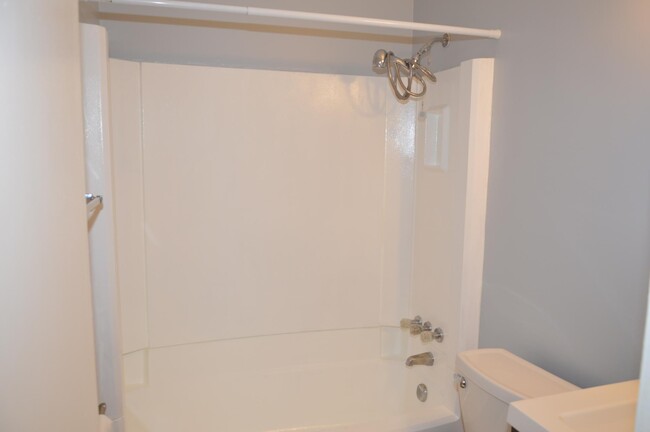 Building Photo - 9852 Brookridge Ct