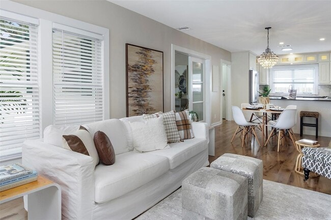 Building Photo - 701 38th Ave N