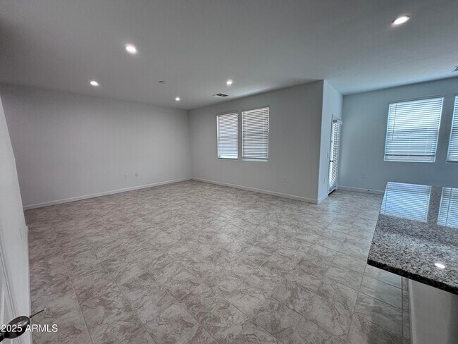 Building Photo - 2055 W Sheridan Ave