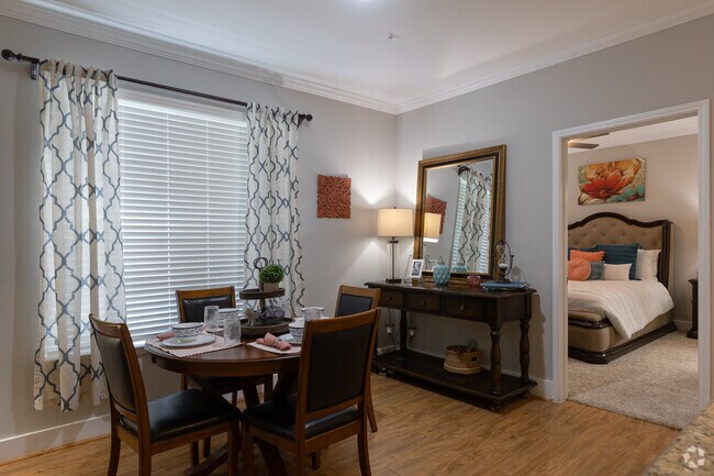Comedor - Retreat at Westpark