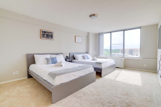 Building Photo - 2111 Richmond Hwy