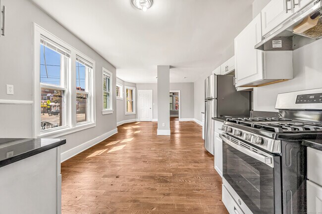 Building Photo - 2679 Fairfield Ave