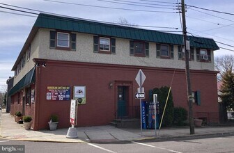 Building Photo - 102 Delaware Rd