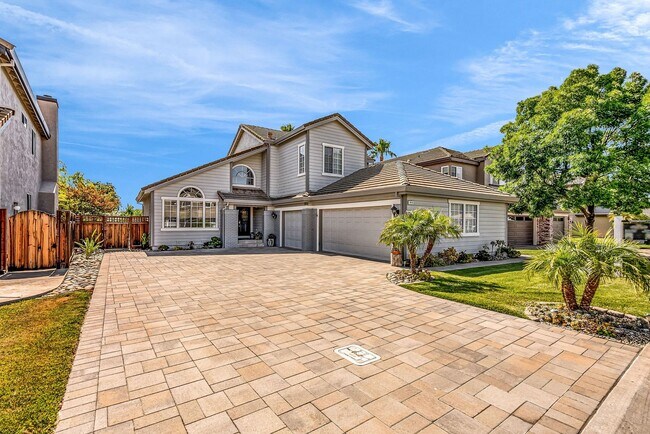 Foto del edificio - 2435 Pinehurst Ct