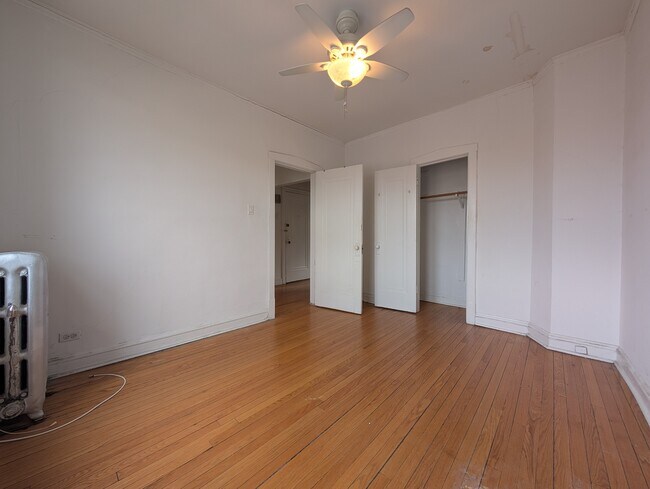 Foto del edificio - 3500 N Greenview Ave
