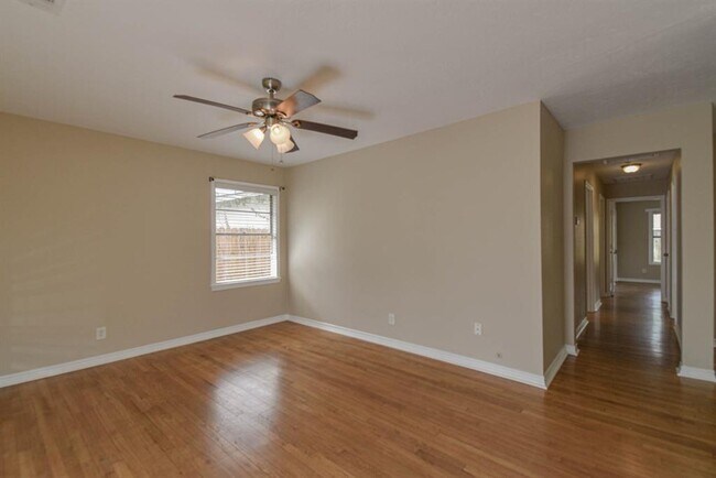 Foto del edificio - 1509 N San Jacinto St