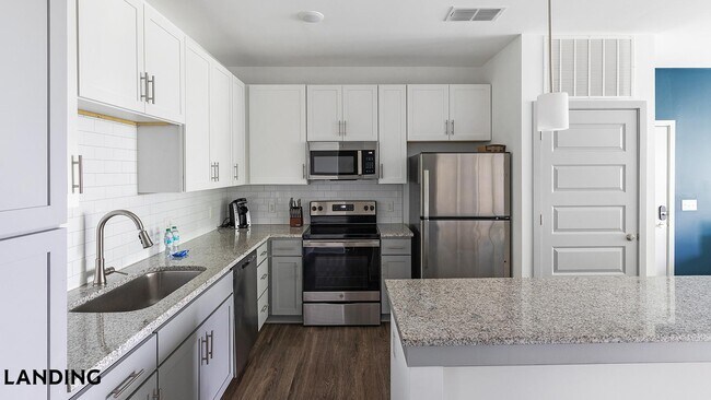 Foto del edificio - 100 Wildwood Ct
