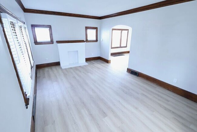 Foto del edificio - 295 Noble Ave