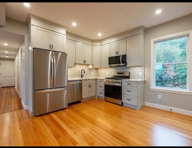 Foto del edificio - 789 Columbia Rd