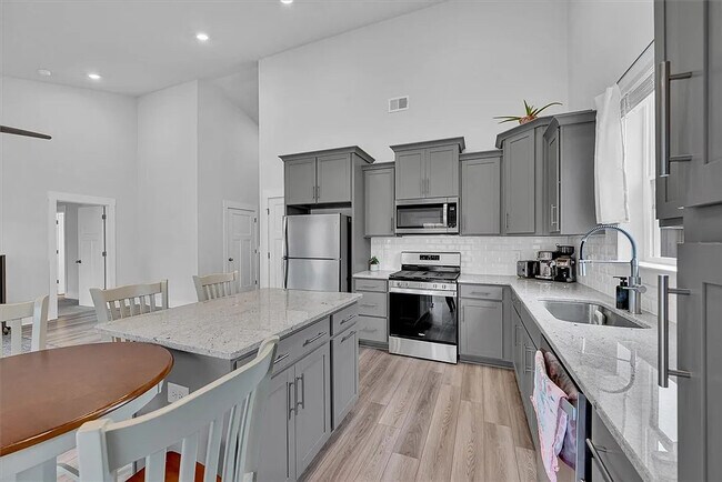 Foto del edificio - 529 Overbrook Dr