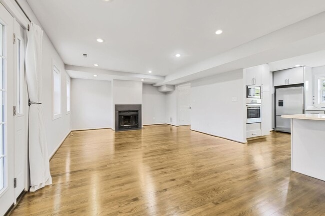 Foto del edificio - Fabulous Townhouse in Kenwood Forest II - ...