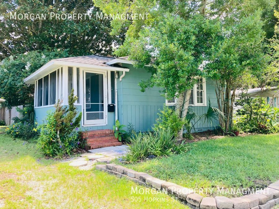 Primary Photo - Charming Beach Bungalow Just a Few Blocks ...