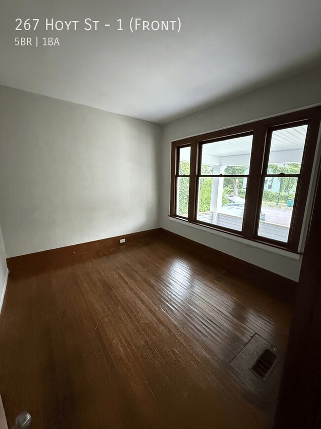 Building Photo - 267 Hoyt St