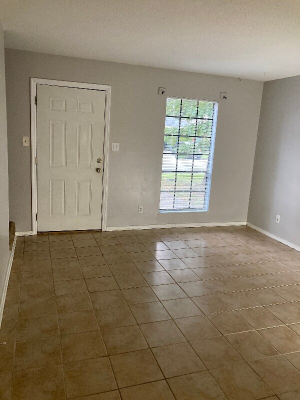 Foto principal - 2203 Jurgensen St