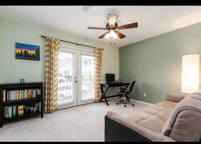Second bedroom or an office - 1468 Briarwood Rd NE