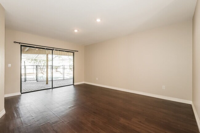 Foto del edificio - 5337 Northdale Blvd