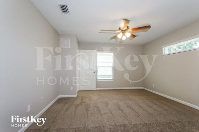 Foto del edificio - 714 SW Dalton Cir